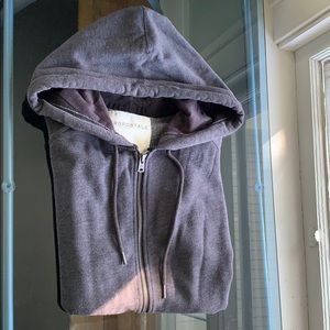 Sleeveless sweatshirt